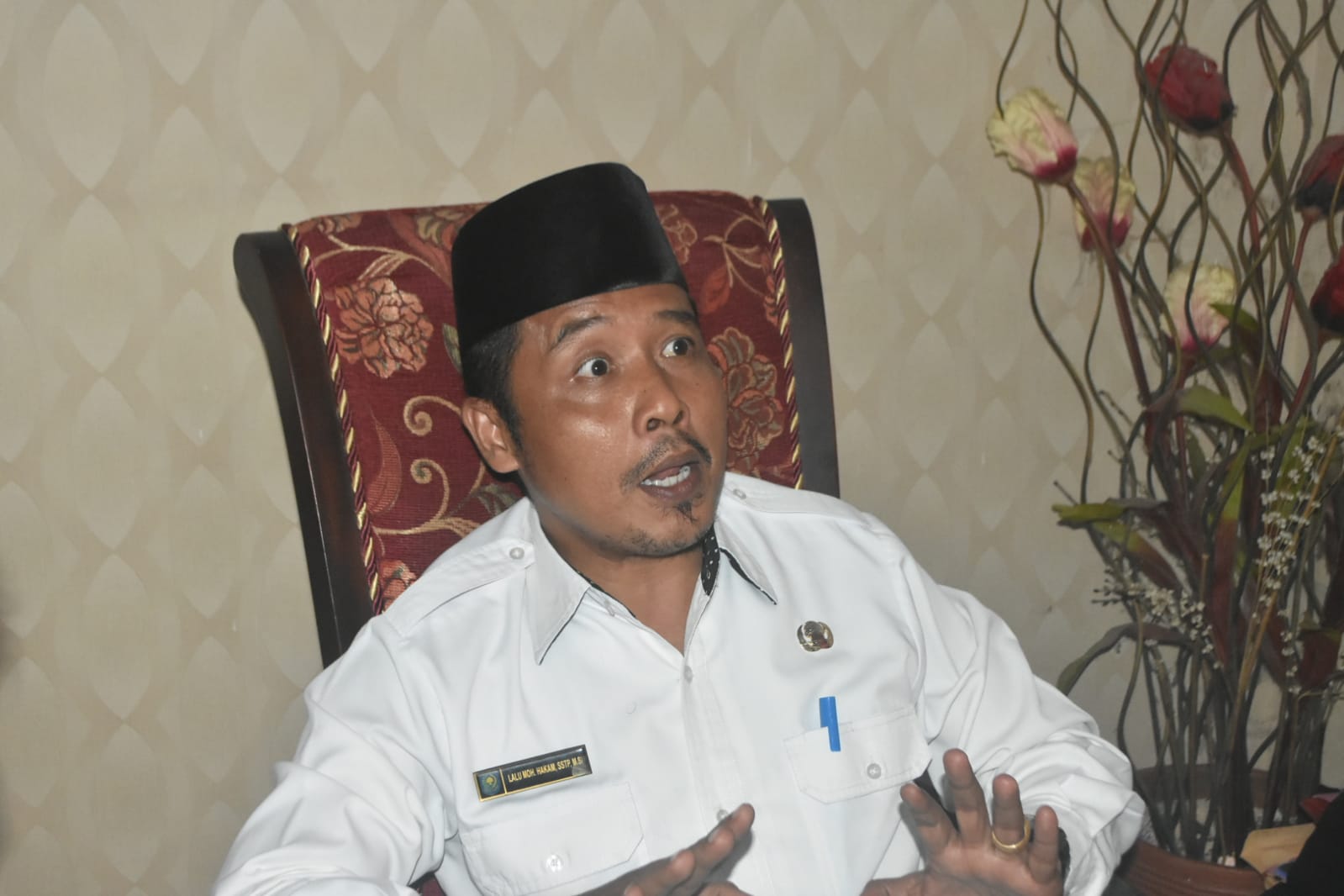 Lalu Moh Hakam.(CHIA/LOMBOK POST)