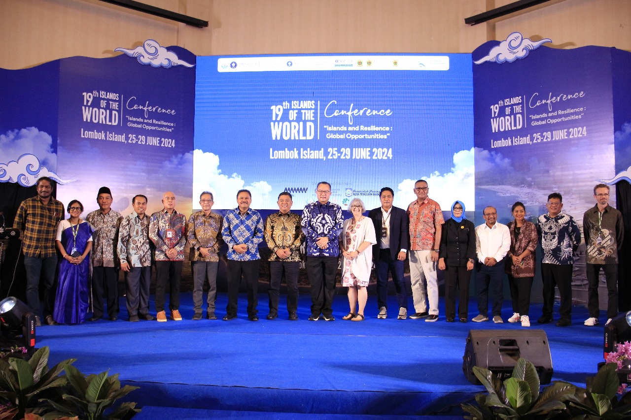 KONFERENSI INTERNASIONAL: Konferensi Kepulauan Dunia Ke-19 yang berlangsung di Unram, 25-29 Juni.(UNRAM FOR LOMBOK POST)