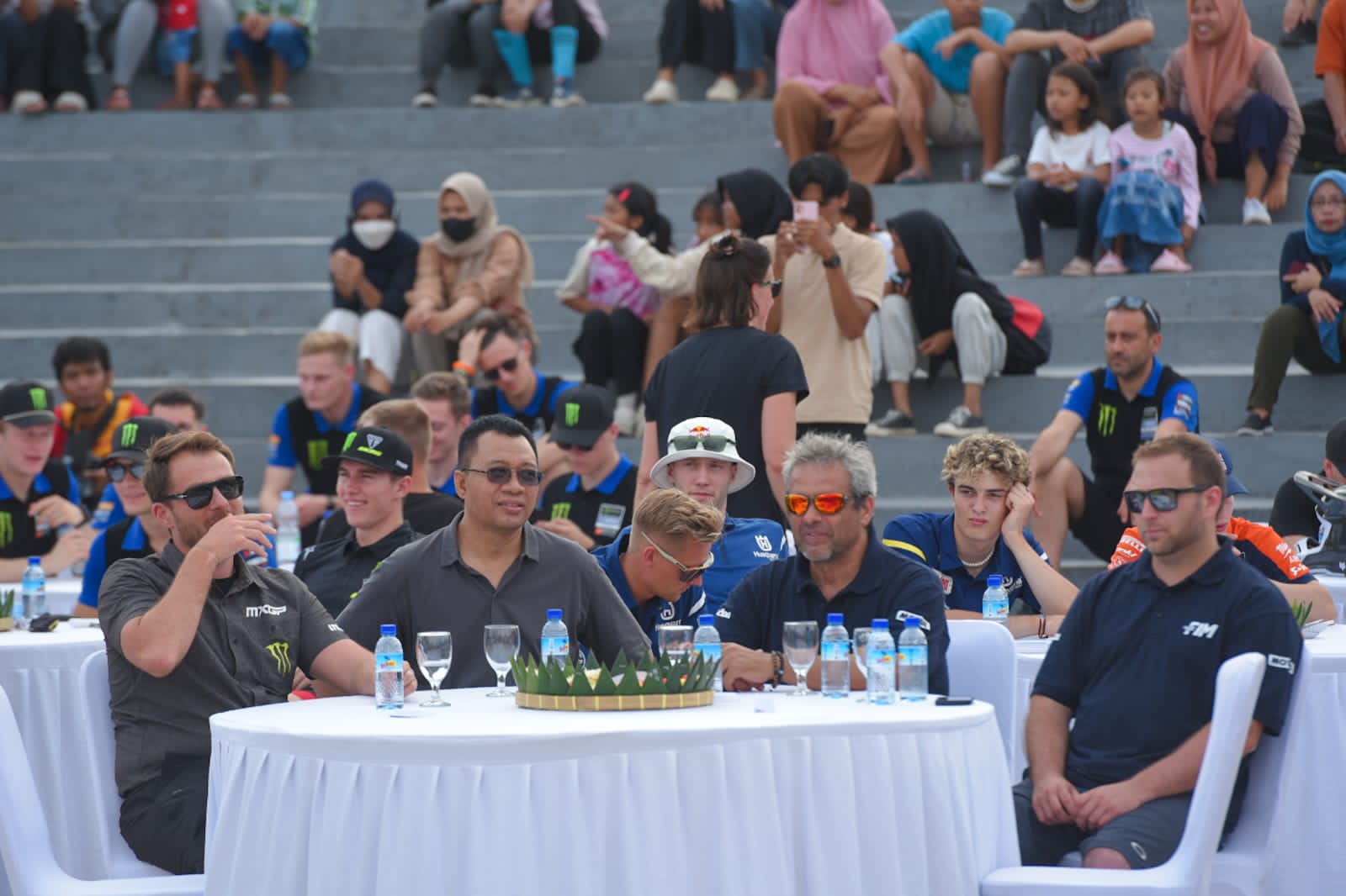 Opening Ceremony: Chairman MXGP Indonesia Dr Zulkieflimansyah bersama delegasi MXGP di Teras Udayana, saat opening ceremony MXGP Selaparang, kemarin. (ist/LombokPost)
