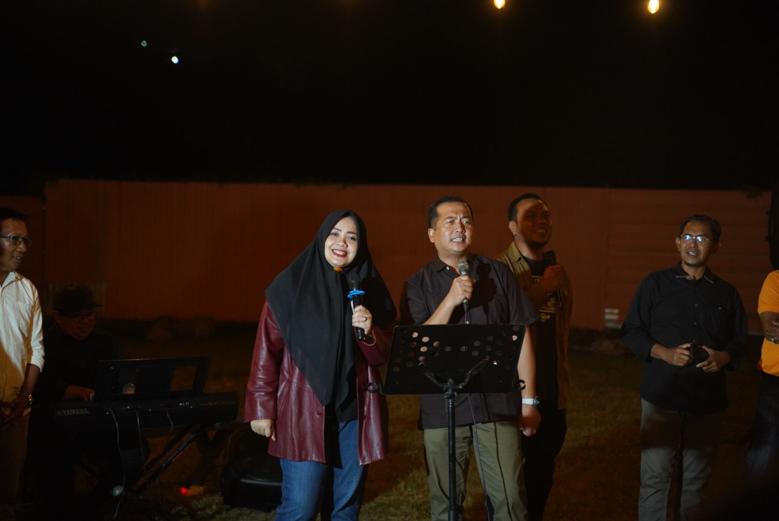 Bacagub dan Bacawagub NTB Lalu Muhammad Iqbal-Indah Dhamayanti Putri menghadiri acara temu kangen alumni Jogja Bima di hotel Mutmainah Kota Bima, Jumat malam (5/7).