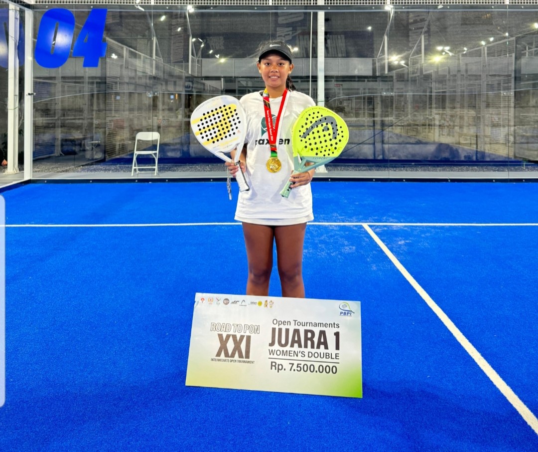 Atlet NTB Febyaro Ribby Santara meraih juara pertama kategori ganda pada Kejuaraan Padel Road to PON XXI yang digelar di Jakarta, Minggu (7/7).