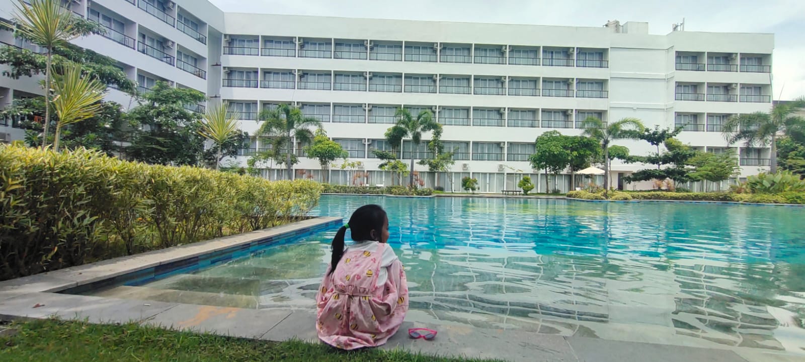 JADI CATATAN: Salah satu hotel di kawasan Mandalika. Pj Gubernur Hassanudin mengaku, banyak hotel yang menaikkan tarif kamar saat even MotoGP . (HABIBUL ADNAN/LOMBOK POST)