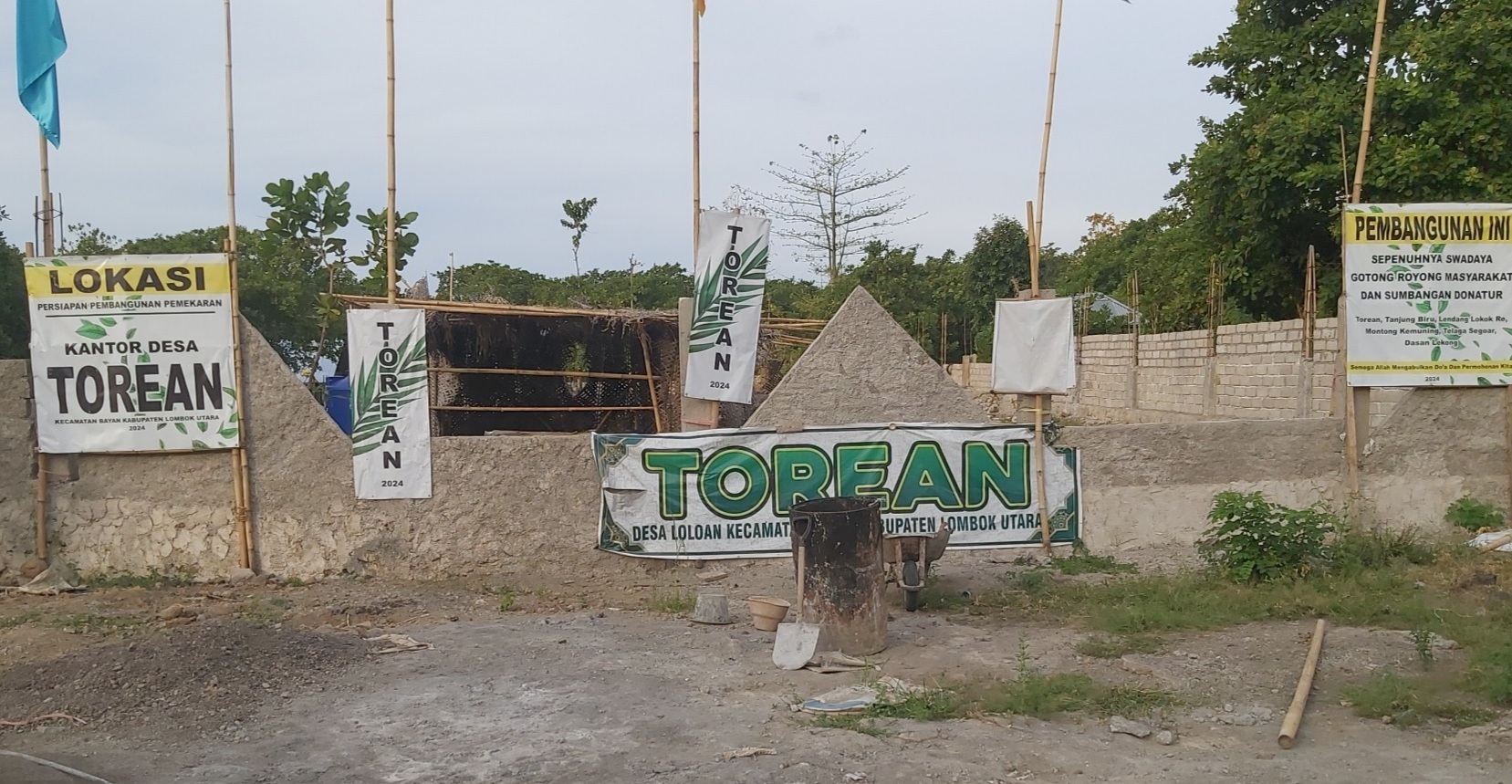 SYARAT PEMEKARAN DESA: Inilah salah satu lahan yang disiapkan warga Dusun Torean yang nantinya akan dijadikan kantor desa.(NURUL/LOMBOK POST)