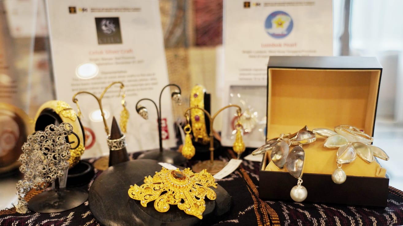 MENAWAN: Mutiara Lombok menjadi salah satu produk yang ditampilkan pada pameran Indikasi Geografis (IG) di Sidang Majelis Umum ke 65 Organisasi Kekayaan Intelektual Dunia (WIPO) di Jenewa