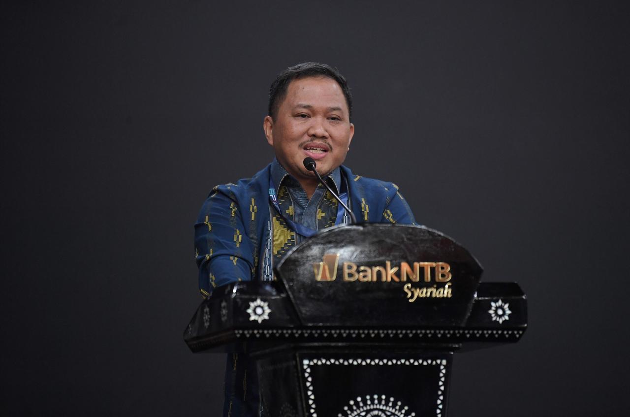 Kepala BPI Kemendes PDTT Membuka Seminar Nasional Inovasi dan Teknologi Untuk Pembangunan Desa Berkelanjutan di Ballroom Bank NTB Syariah, Mataram Lombok,NTB, Selasa (16/7)