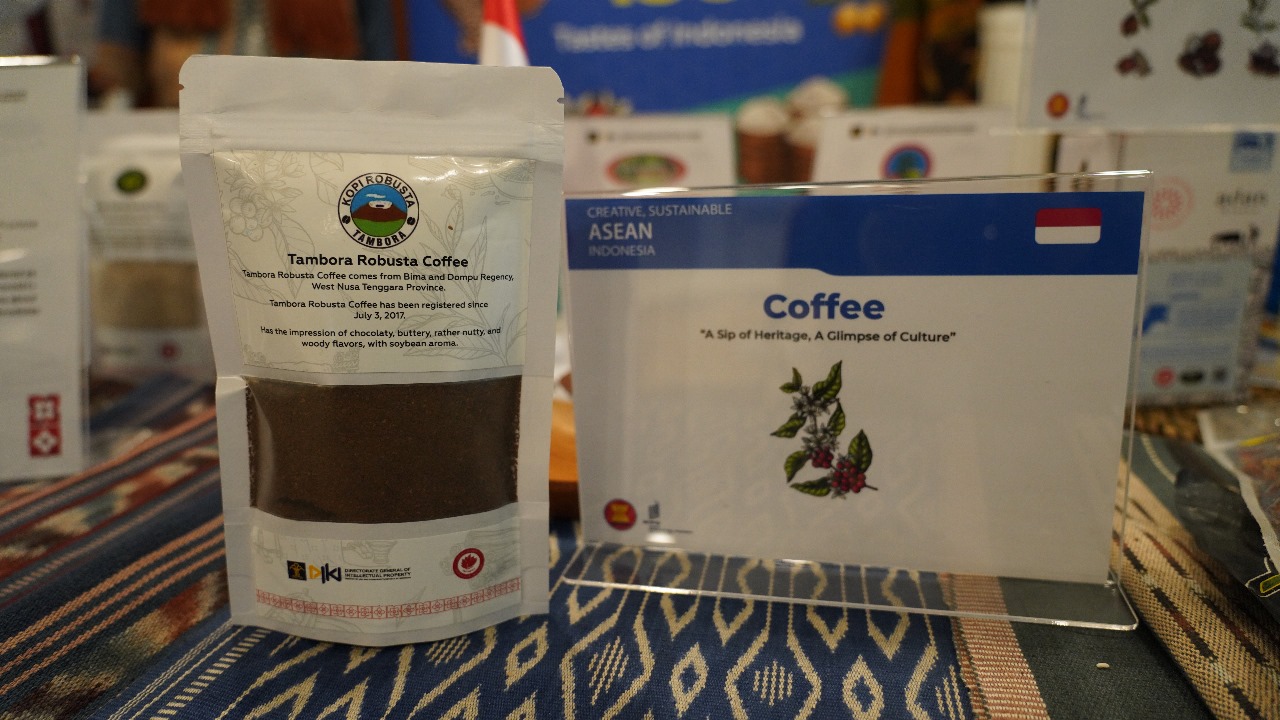 JADI DAYA TARIK: Kopi robusta dari Dompu dan kangkung asal Lombok menjadi produk yang ditawarkan saat Sidang Majelis Umum ke-65 Organisasi Kekayaan Intelektual Dunia (WIPO) di Jenewa.
