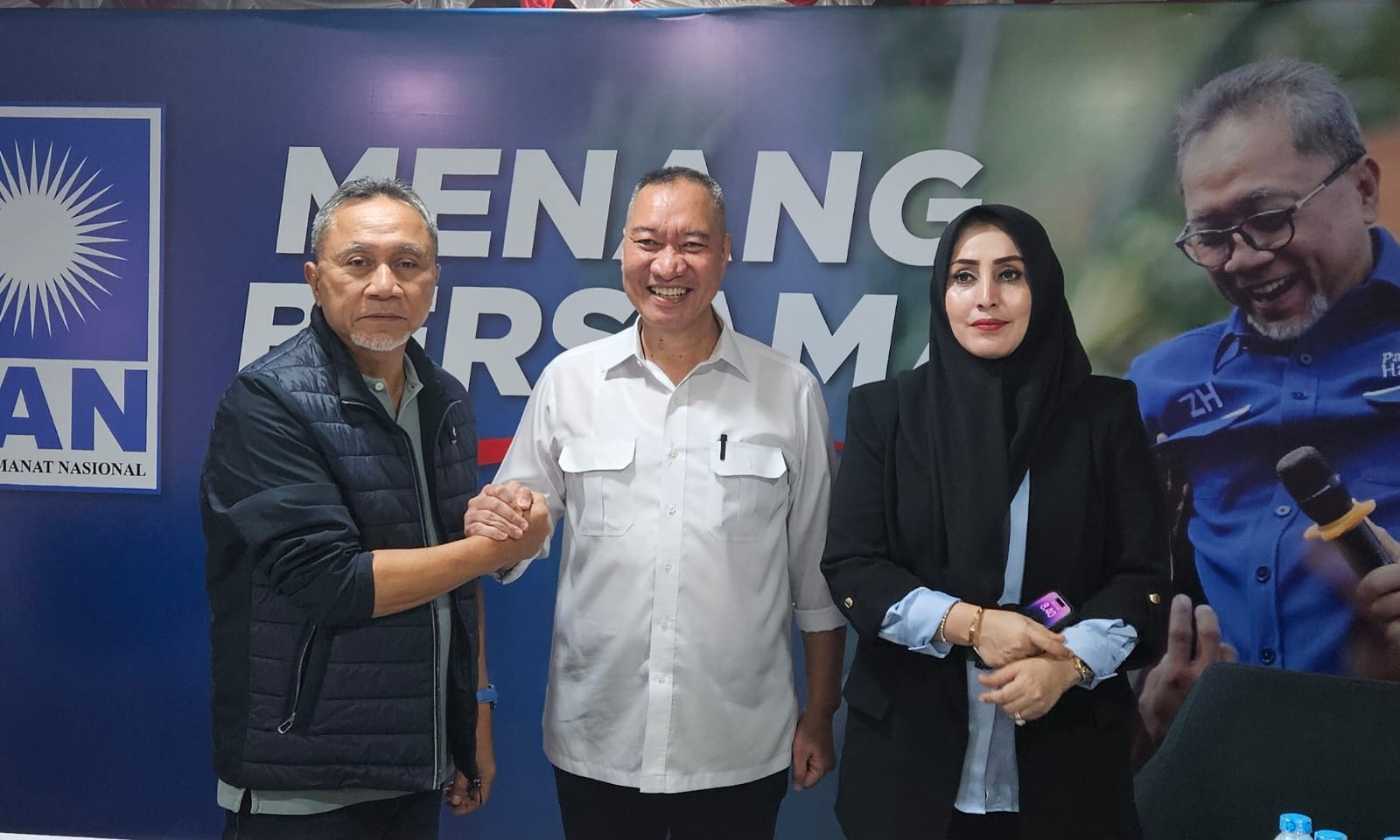 SINYAL DUKUNGAN: HMS dan Eliya bertemu Ketua Umum DPP PAN Zulkifli Hasan di Jakarta, belum lama ini.