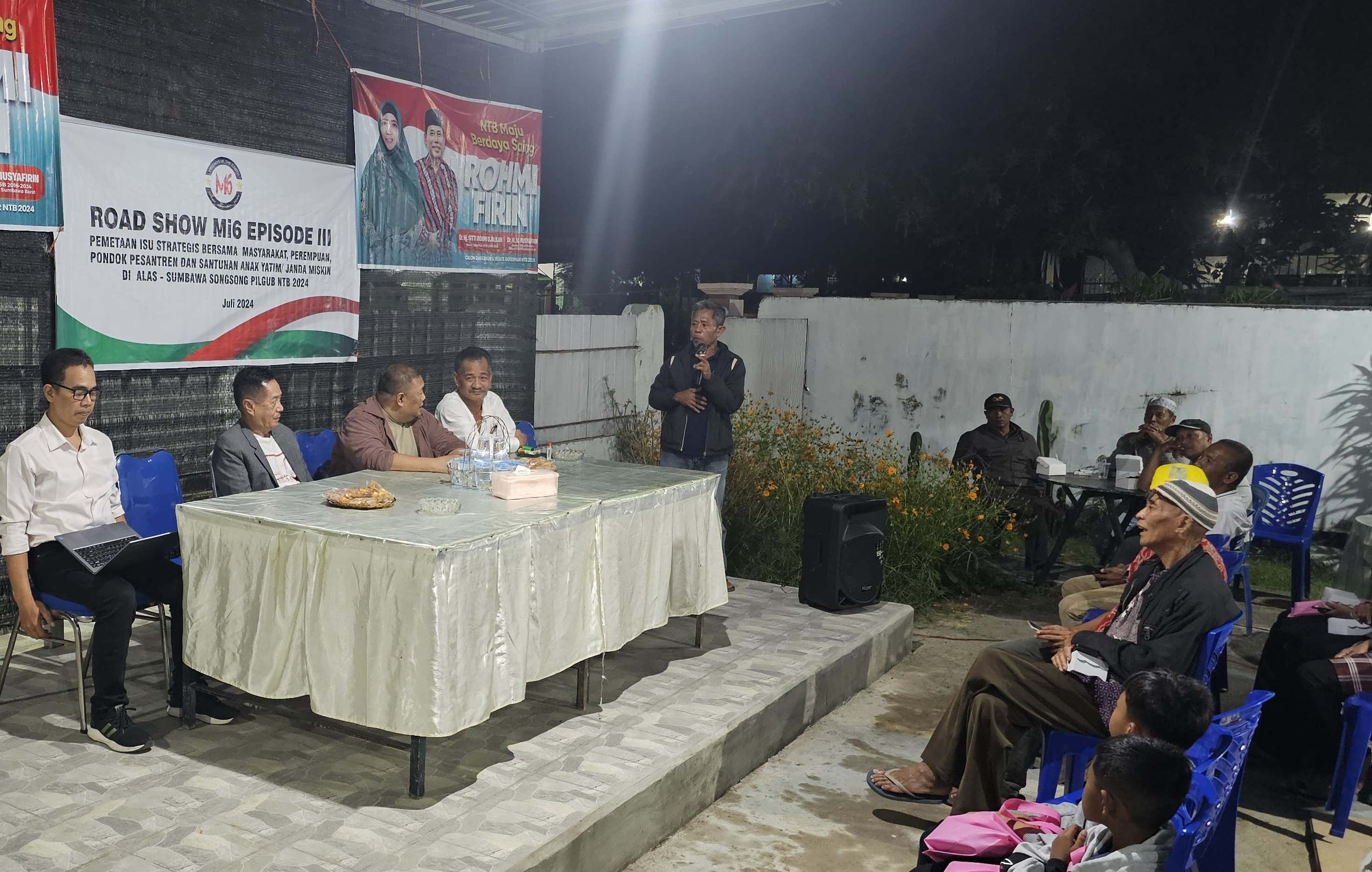 Suasana Roadshow Episode III yang digelar Mi6 diLenang Datu, Desa Dalam, Kecamatan Alas, Sumbawa, Sabtu (20/7/2024) malam.