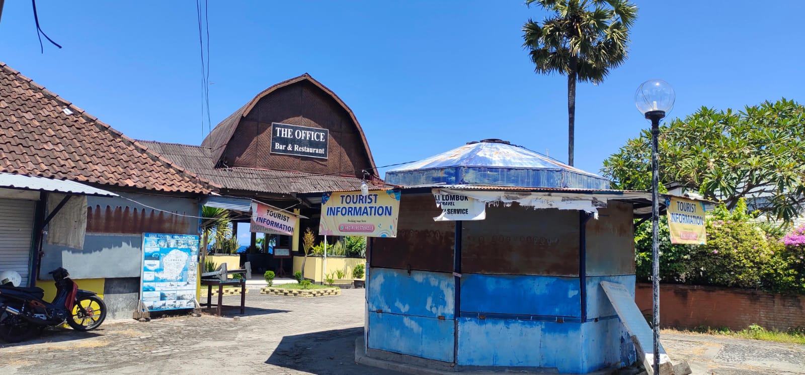 SEGERA DIMULAI: Lokasi Pasar Seni Senggigi yang akan dilakukan penataan oleh Pemprov NTB tahun ini (HABIBUL ADNAN/LOMBOK POST)
