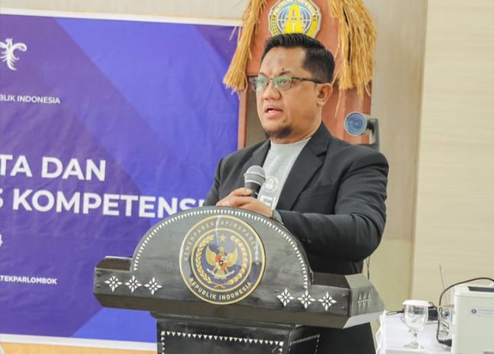 Dr Ali Muhtasom