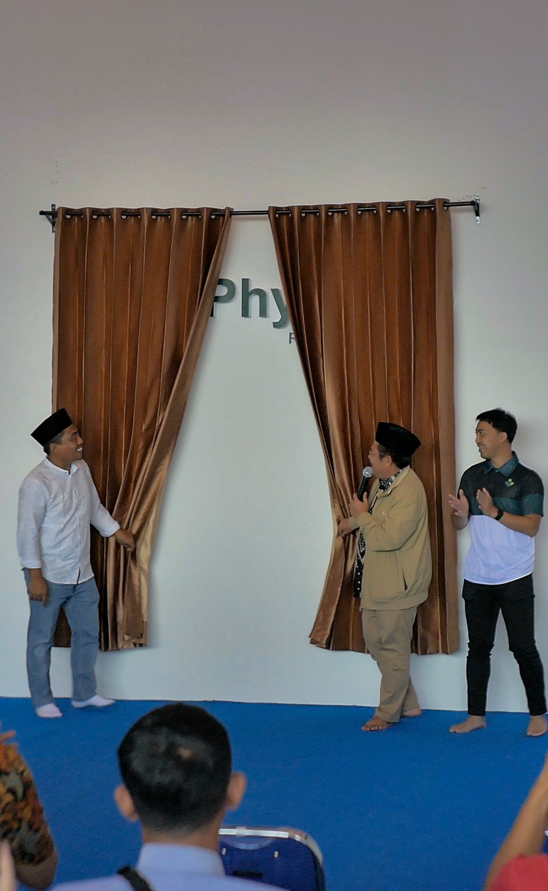 SOFT OPENING: Momen peluncuran pusat layanan kesehatan Physiolab Mataram, Jumat (2/8).