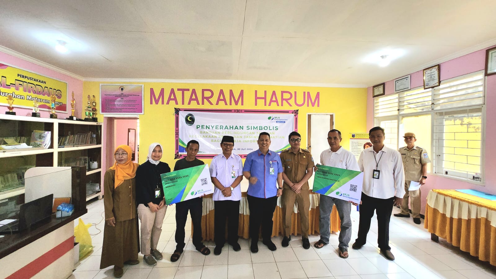 Pekerja Informal sekitar RS Islam Siti Hajar Mataram dapat perlindungan BPJamsostek.