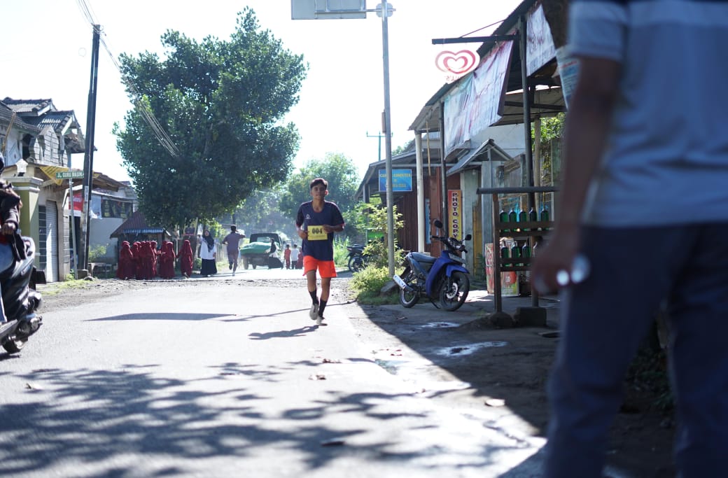 LOMBA TERAKHIR: Muhammad Windi Saputra meninggal dunia setelah mengikuti lomba lari 5 kilometer dalam rangka HUT RI ke 79 di Desa Lendang Nangka, Kecamatan Masbagik, Lombok Timur, Rabu (7/8).