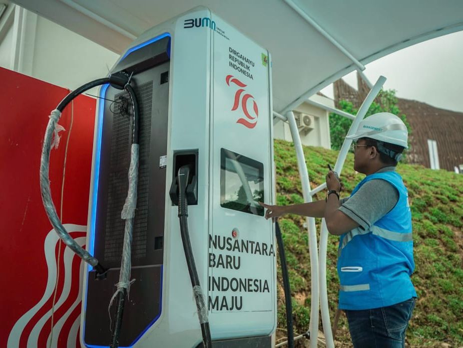Salah satu SPKLU yang disiagakan PLN di kawasan IKN Nusantara.
