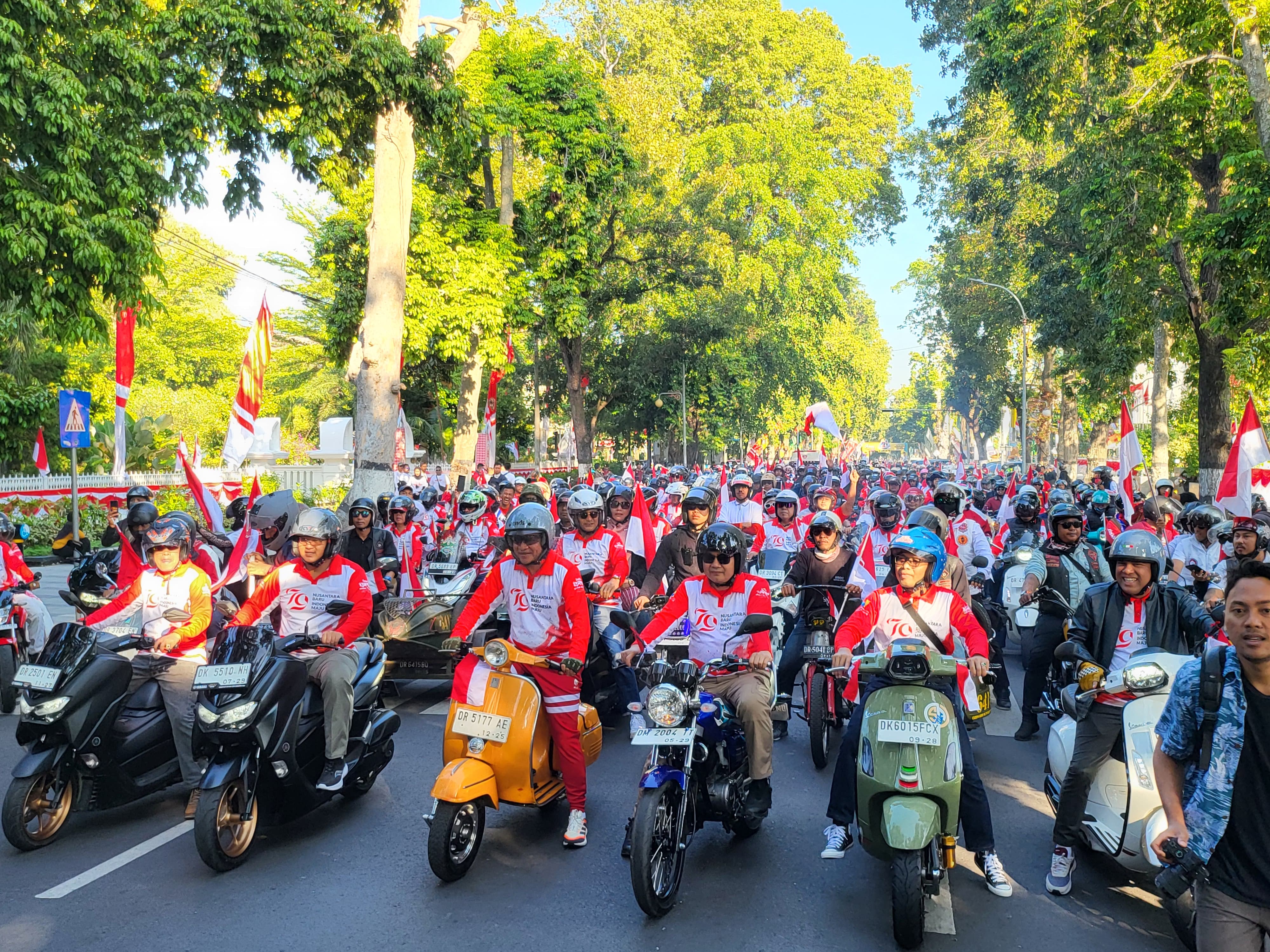 MERIAH: Riding Merdeka dimulai dari depan Kantor Gubernur Nusa Tenggara Barat, dan mengelilingi beberapa rute utama di Kota Mataram, dilanjutkan ke acara pekan QRIS Nasional 2024.