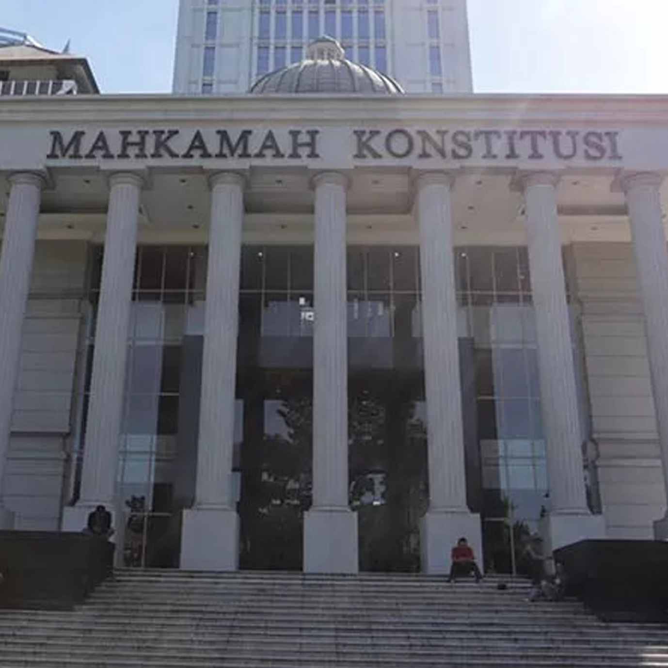 GEDUNG MK. (DERY RIDWANSYAH/JAWAPOS.COM)