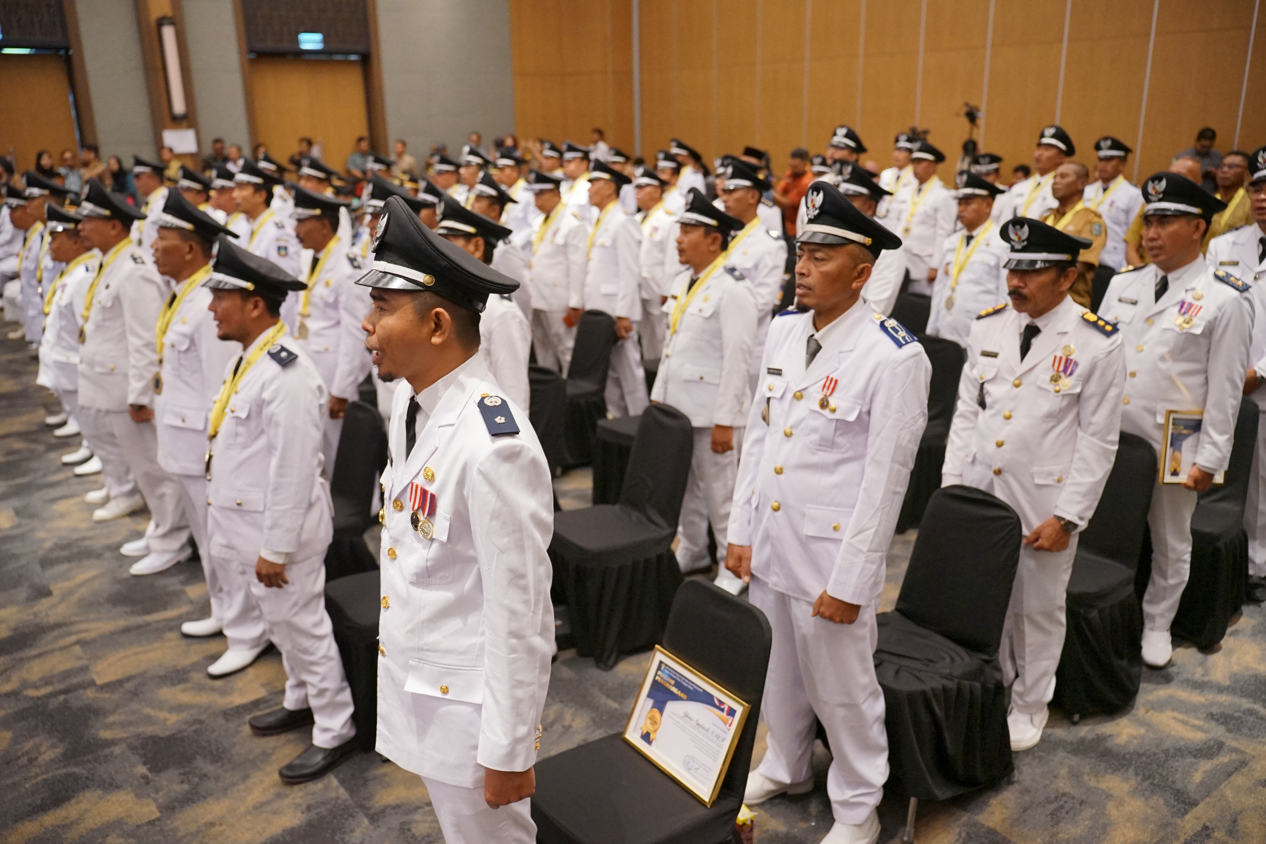 DEKLARASI: Para kepala desa dan lurah berkomitmen untuk meningkatkan kepatuhan hukum masyarakat dan penyelenggaraan pemerintahan desa melalui kegiatan penyuluhan hukum dan kegiatan audit hukum.