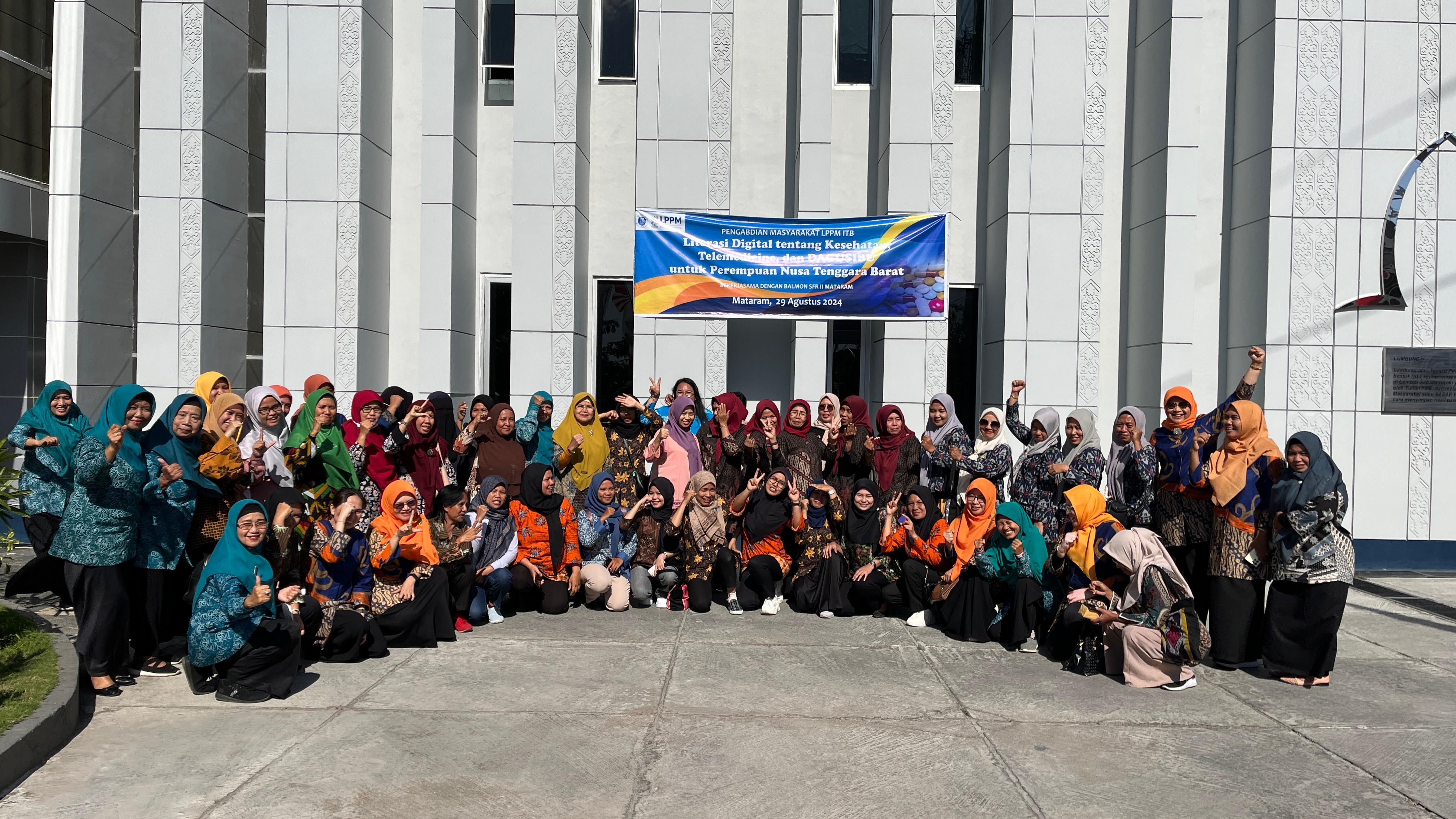 PEDULI KESEHATAN: Peserta seminar dan workshop yang digelar Sekolah Farmasi Institut Teknologi Bandung (ITB) di Lombok Utara, Jumat (29/8).