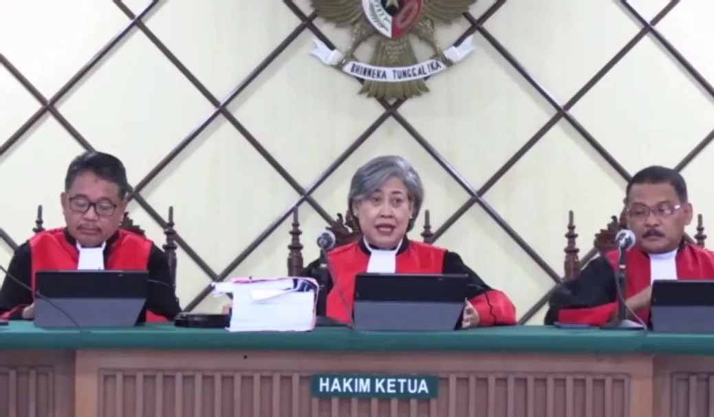 Majelis hakim Pengadilan Tinggi DKi Jakarta memutus banding kasus korupsi mantan Menteri pertanian Syahrul yasin Limpo, Selasa (10/9). (tangkapan layar sidang)