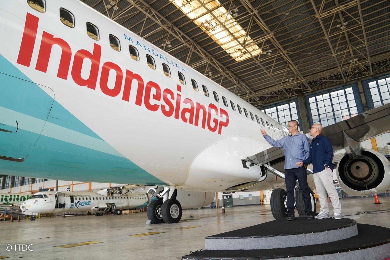 Garuda Indonesia meluncurkan pesawat Boing 737-800NG dengan livery IndonesiaGP Mandalika di Jakarta, Rabu (11/9).