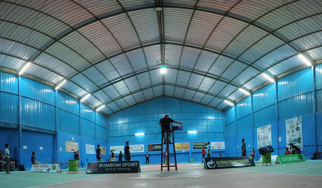 Badminton Tournament Sari Rasa Lombok (SRL) di Babakan Mataram. (Lombok Post/Alif Anandika Putra)