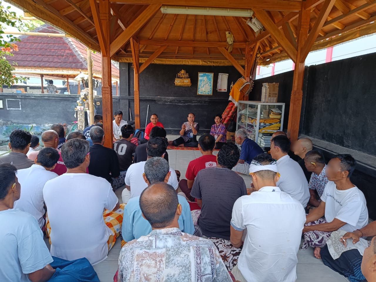 SIRAMAN ROHANI: Dharma Wacana atau siraman rohani diikuti warga binaan Lapas Lombok Barat Kanwil Kemenkumham NTB, Jumat (14/9).