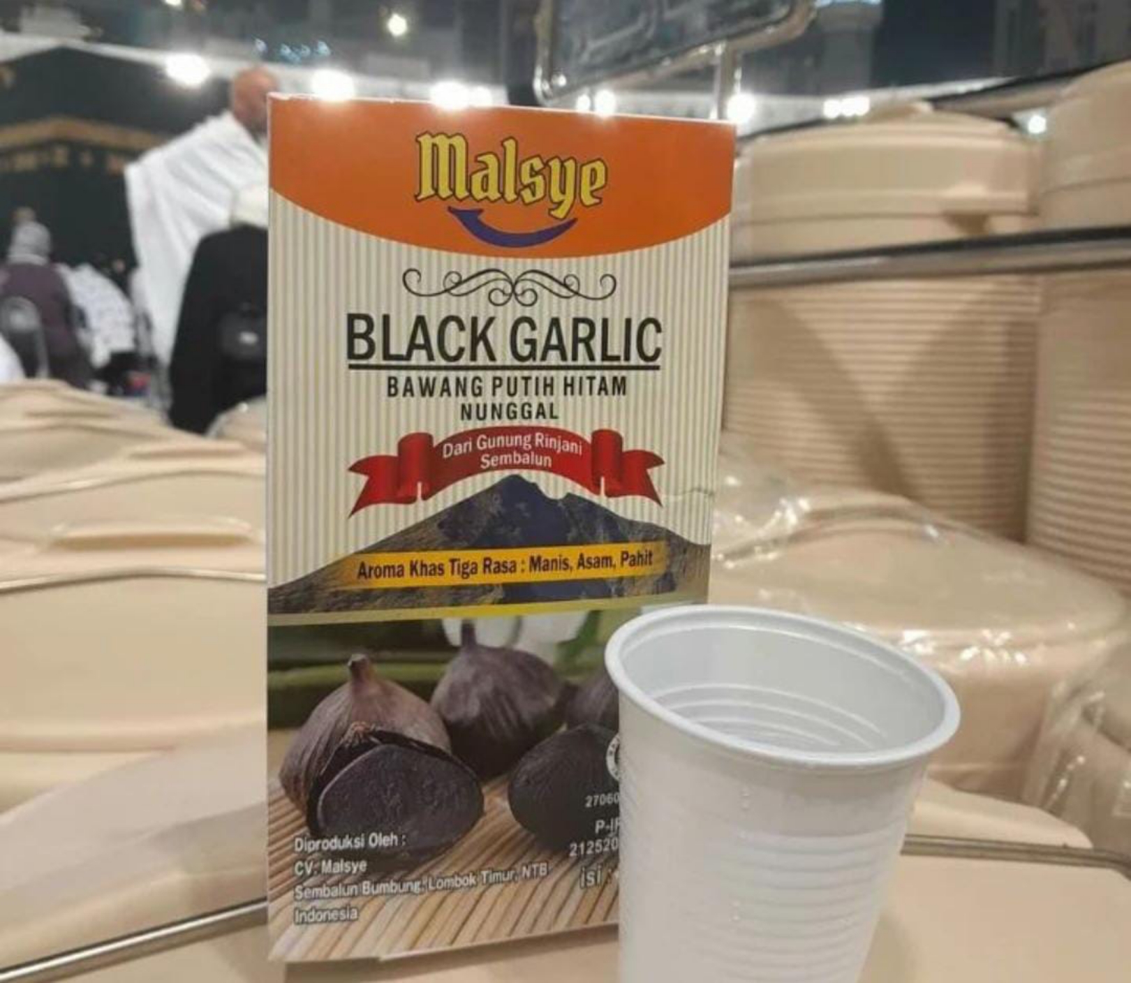 BANYAK DIMINATI: Produk kemasan black garlic milik UD Malsye yang banyak diminati konsumen dalam maupun luar negeri.