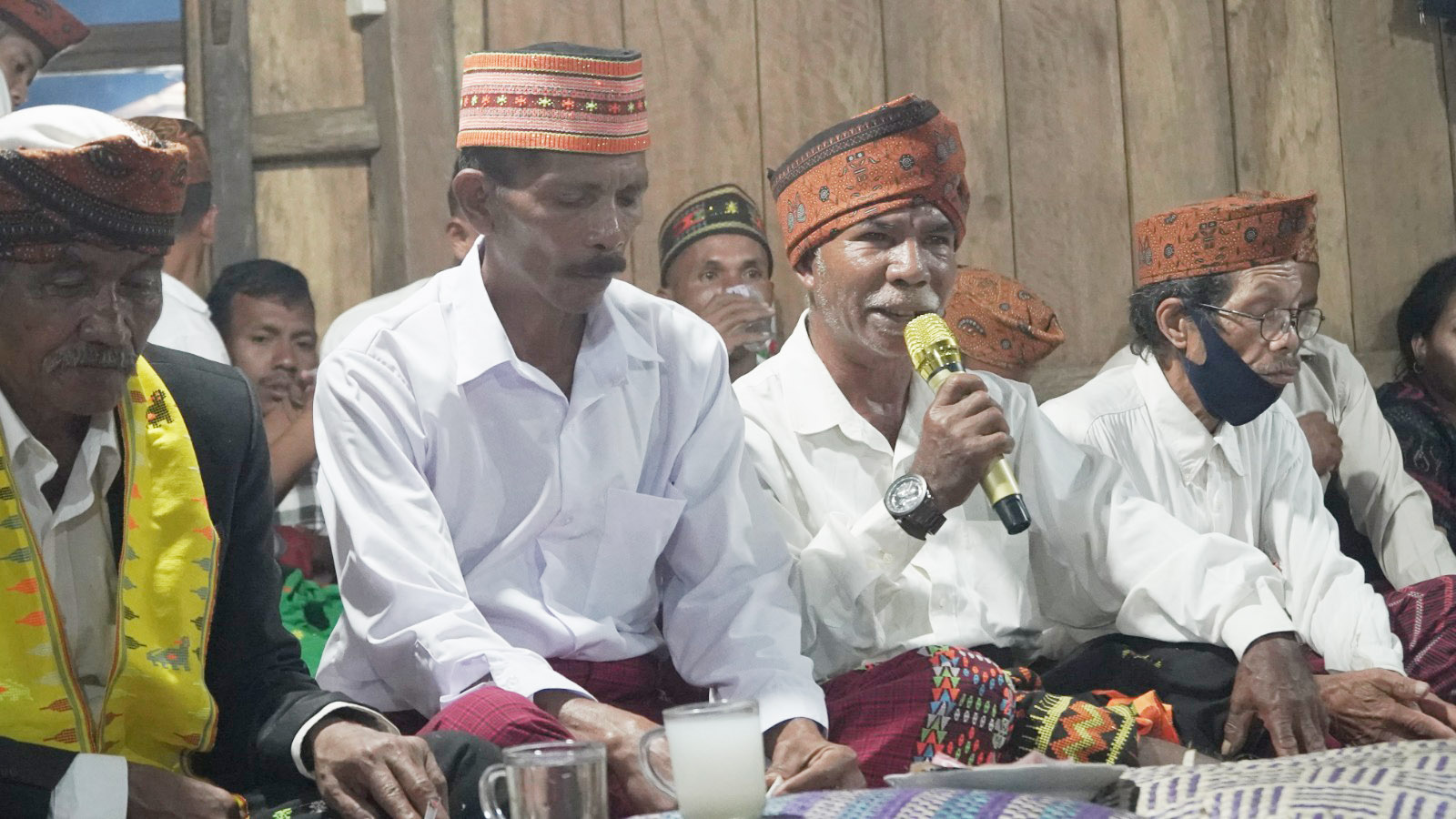 Masyarakat adat Gedang Mesir, Desa Lungar, Kabupaten Manggarai, NTT, menggelar prosesi adat penti.