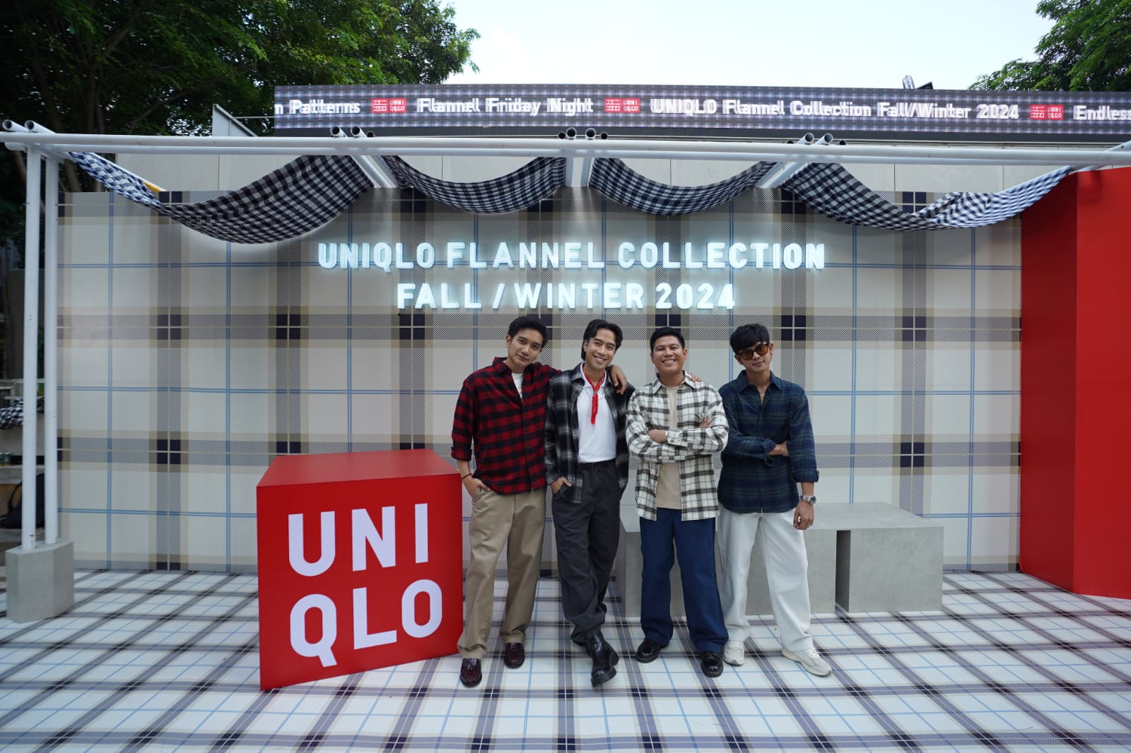 TAMPIL STYLISH: Varian motif dan warna flannel UNIQLO memberikan fleksibilitas untuk mix-and-match ke berbagai macam acara.