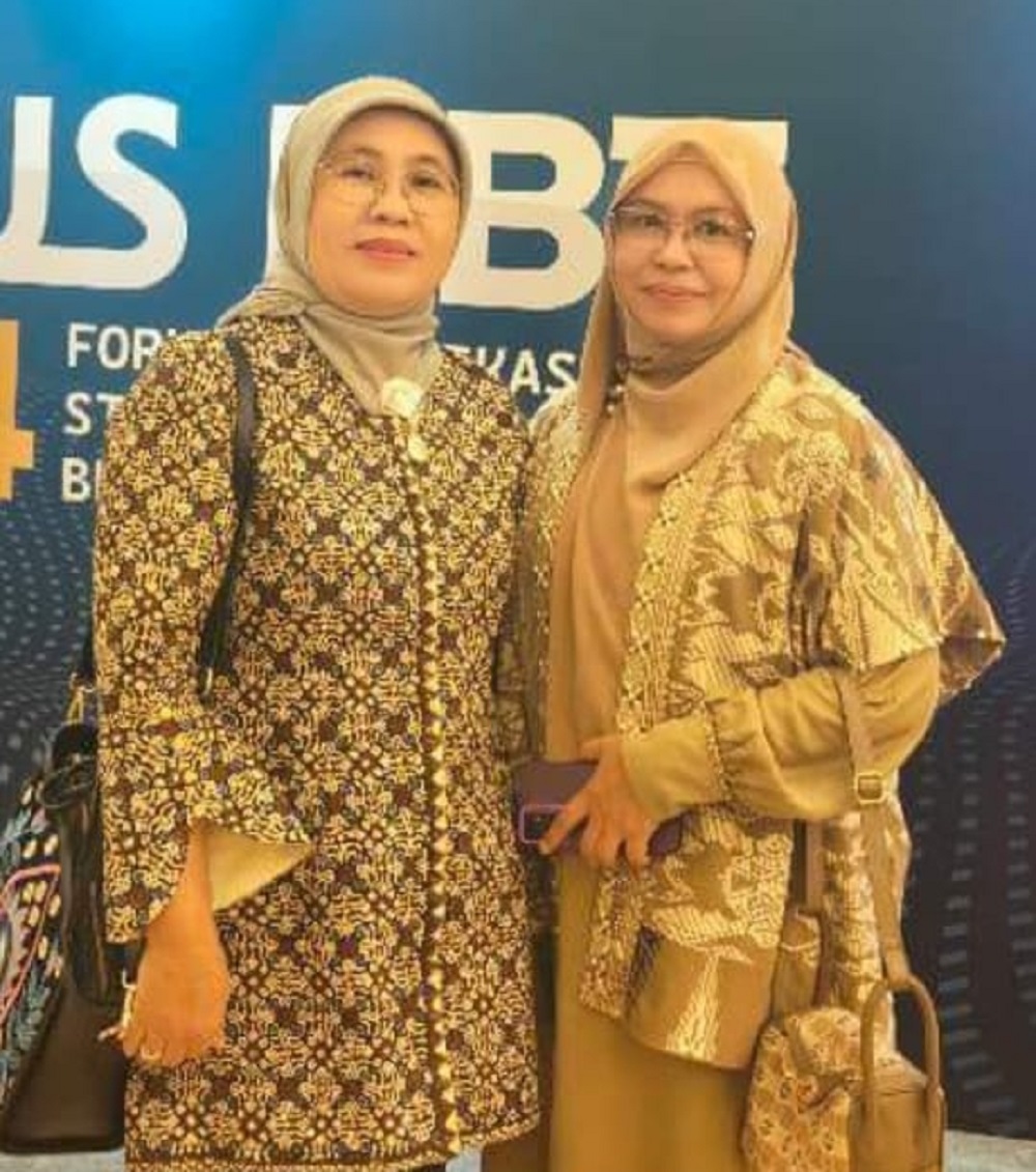 Dirjen IKMA Kemenperin Ir. Reni Yanita, M.Si (kiri) bersama Kepala Disperin NTB Hj Nuryanti, SE, M.E saat koordinasi kegiatan Ite Begawe Fest di Kemenperin RI.