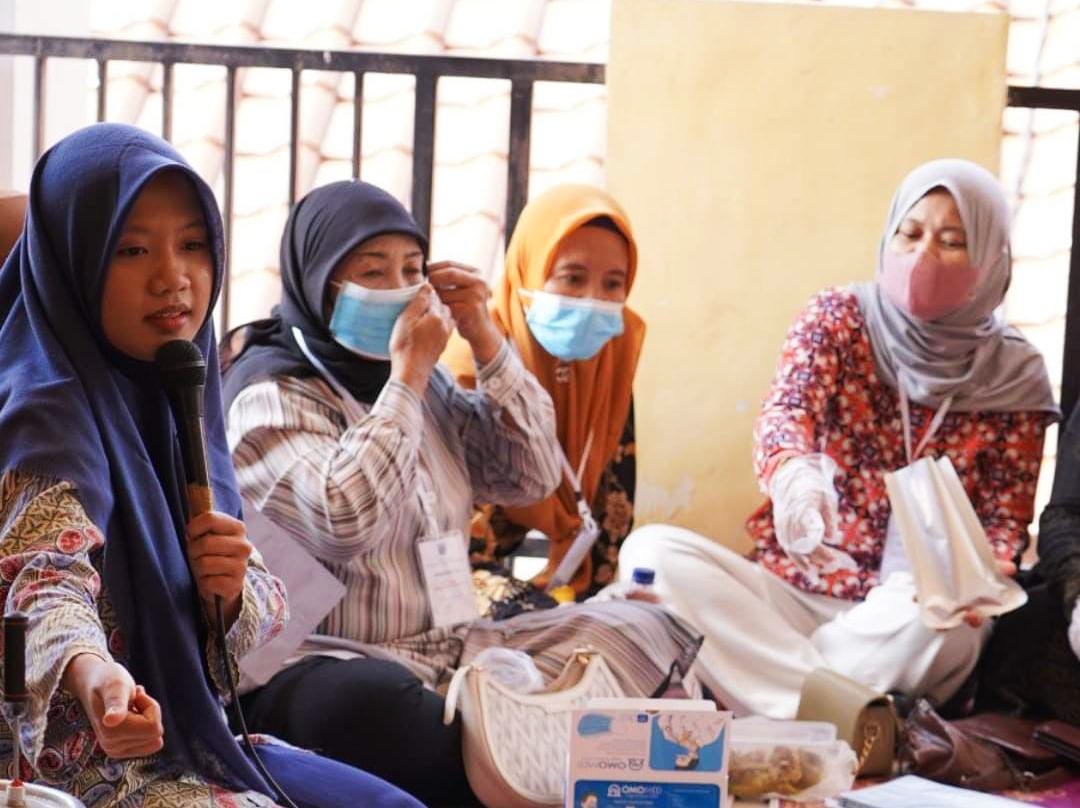 TERUS BELAJAR: Sejumlah pelaku UMKM NTB yang tengah mengikuti pelatihan kemasan vakum, belum lama ini.
