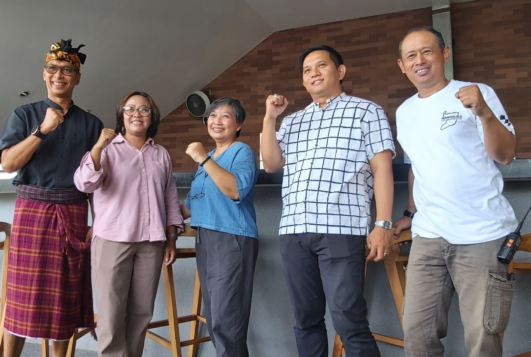 Satukan barisan untuk kawal penanganan krisis air di Gili Trawangan, Gili Meno, Gili Air. Gili Matra sebagai mercusuar pariwisata NTB.