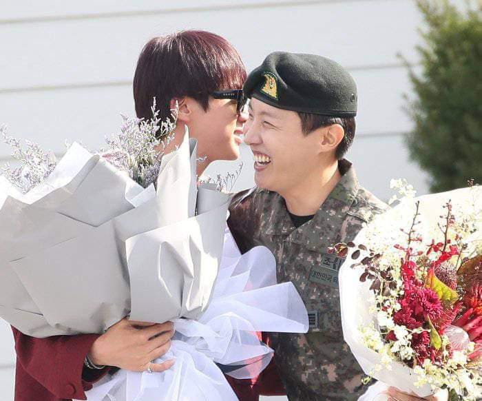 J-Hope dan Jin BTS