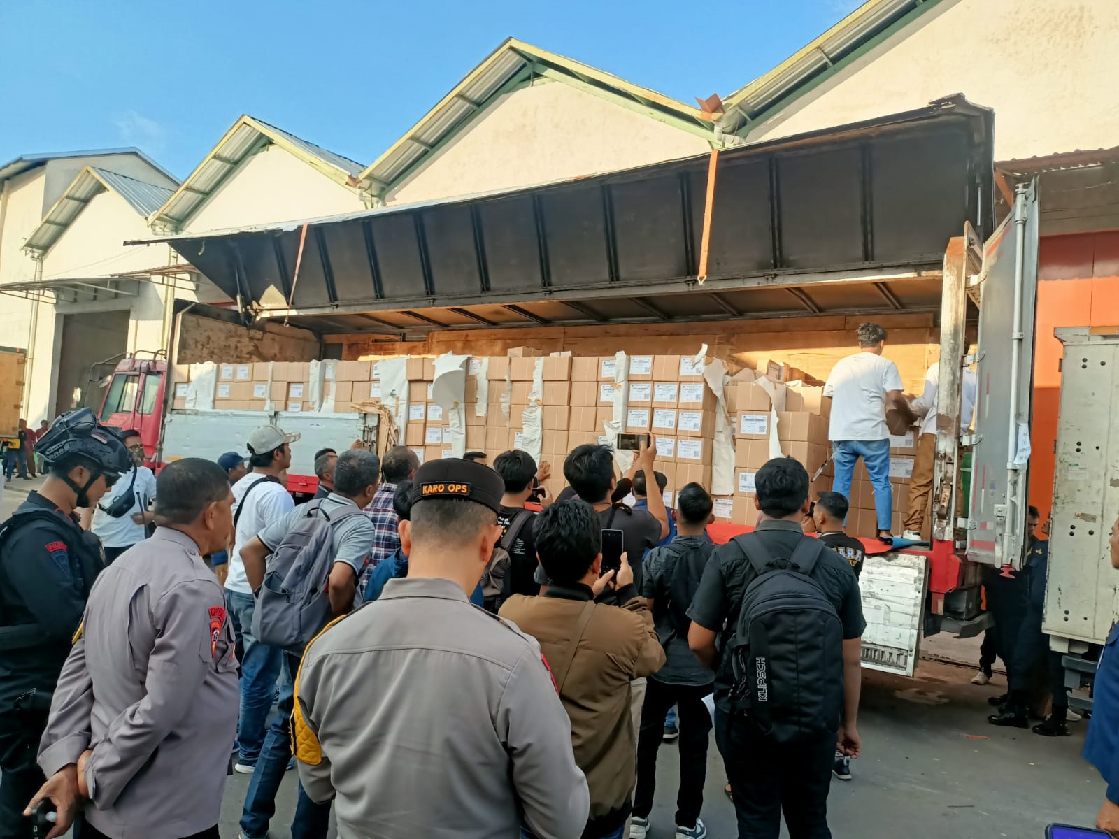 Surat suara untuk Pilkada Serentak 2024 di Kota Mataram telah tiba, Minggu (20/8).