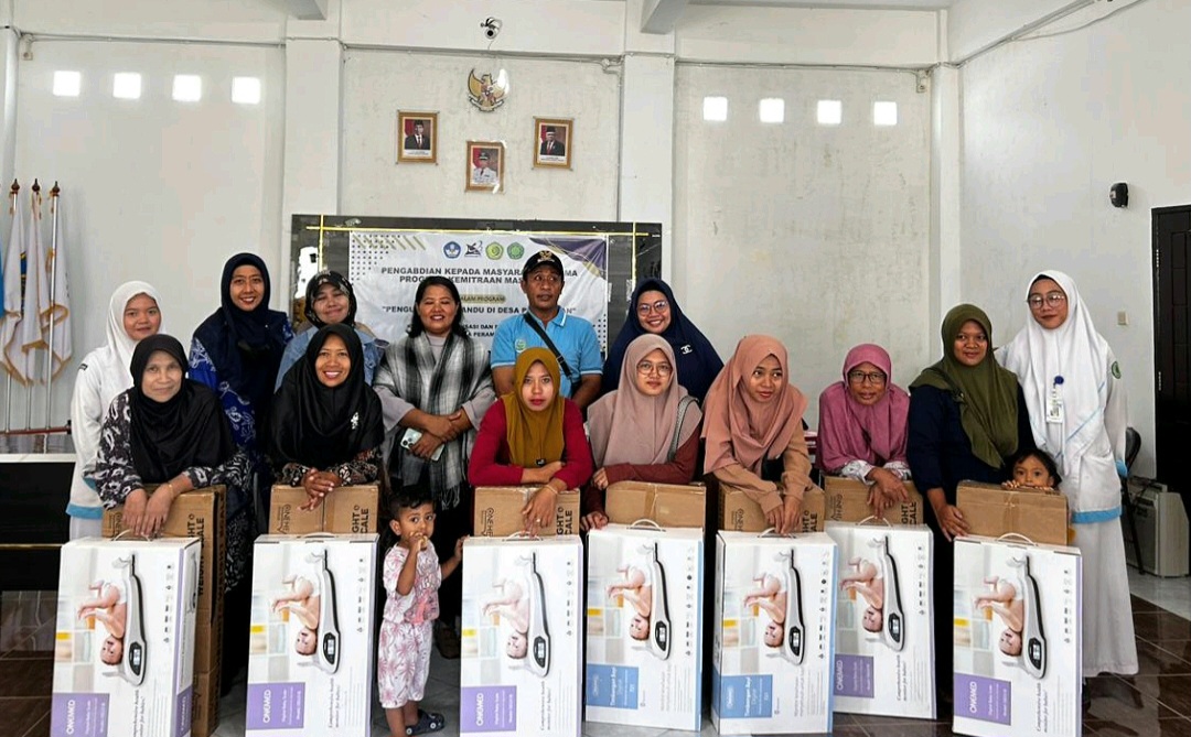 TEKAN STUNTING: Tim PKM Prodi S1 Kebidanan Universitas Muhmmadiyah Mataram bekerja sama dengan Tim PKM Prodi S1 Peternakan Universitas Nahdlatul Wathan Mataram melaksanakan program penguatan Posyandu