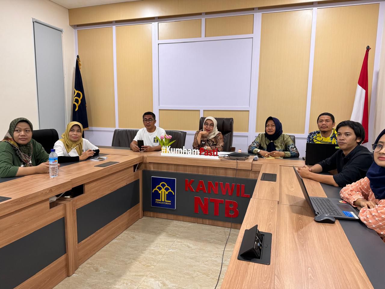 RAPAT DARING: Jajaran Kanwil Kemenkumham NTB mengikuti rapat yang digelar oleh Ditjen AHU secara daring.