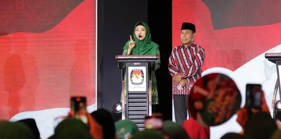KLAIM UNGGUL: Calon Gubernur Paslon nomor 1 Rohmi menyampaikan visi-misi saat debat perdana tanggal 23 Oktober lalu.