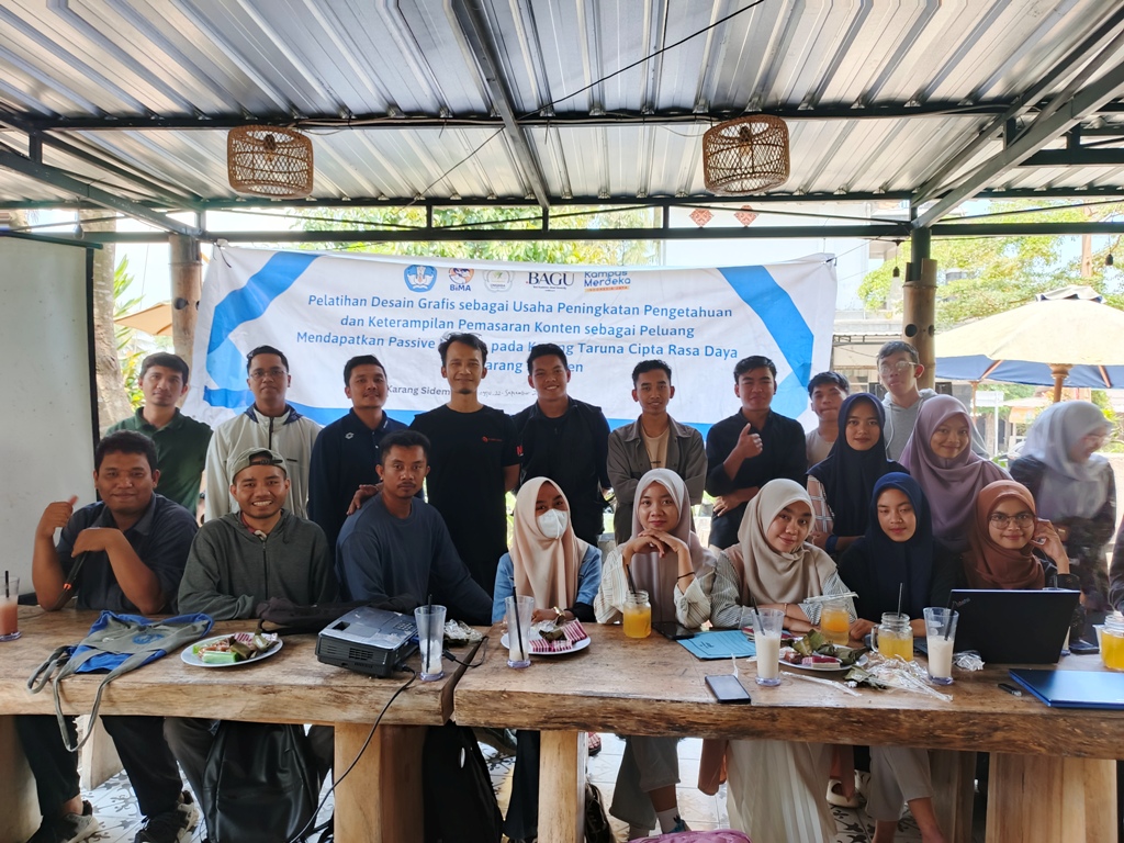 PELATIHAN: Tim PKM Uniqhba bersama Karang Taruna Cipta Rasa Daya Desa Karang Sidemen, Kecamatan Batukliang Utara, Lombok Tengah yang menjadi peserta pelatihan desain grafis.