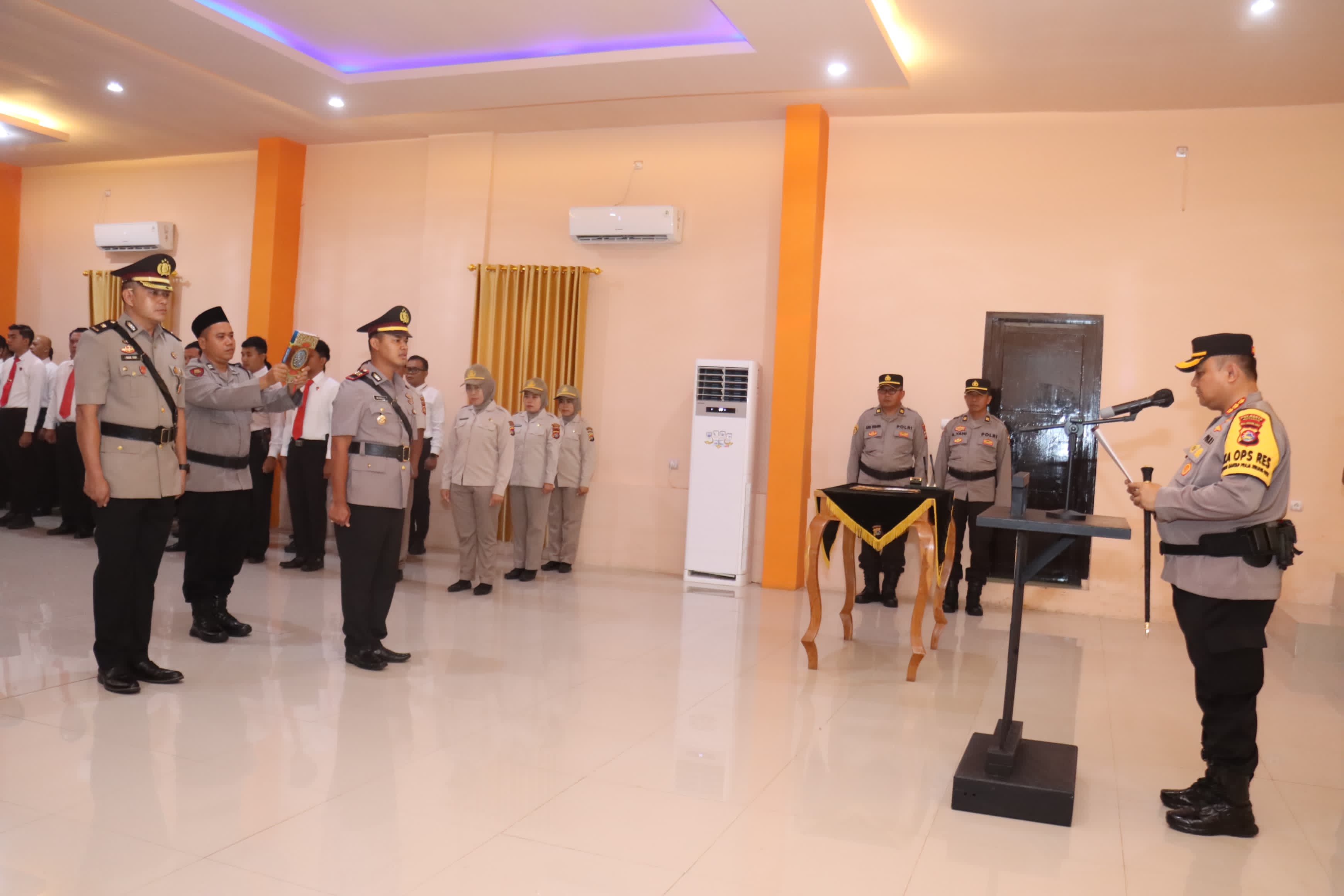 SERTIJAB: Acara serah terima jabatan Kasatreskrim Polresta Mataram di Gedung Wira Pratama, Jumat (1/11).