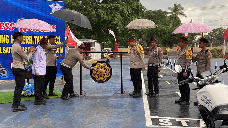 PELUNCURAN: Polres Bima Kota secara meluncurkan layanan penerbitan SIM C1 menjadi yang pertama di Pulau Sumbawa.