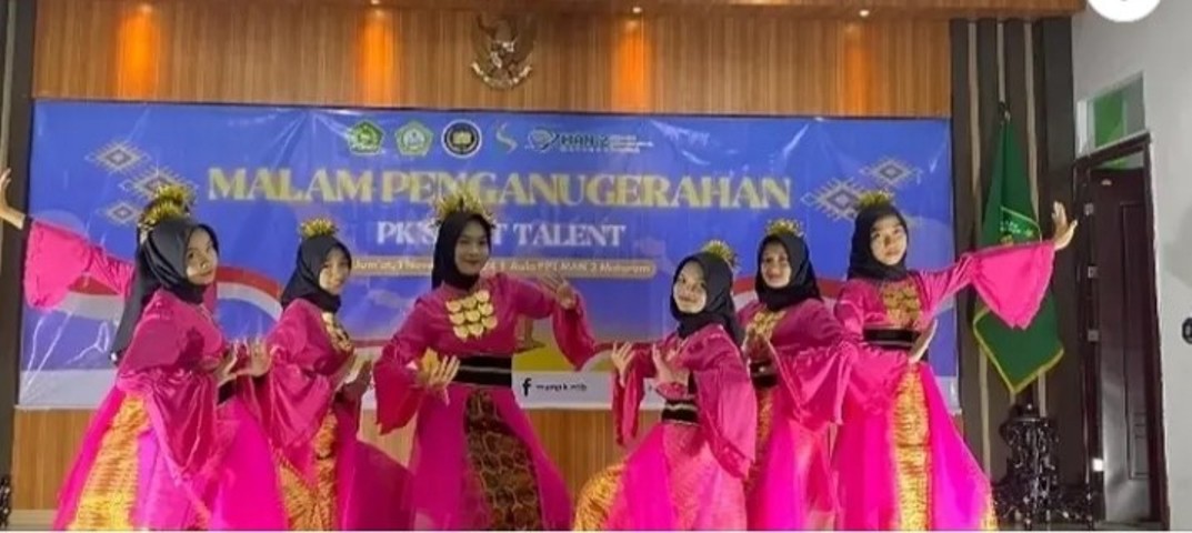LUARA BIASA: Santri MANPK MAN 2 Mataram menampilkan tarian nusantara pada malam penganugerahan PK&rsquo;s Got Talent, pekan lalu.