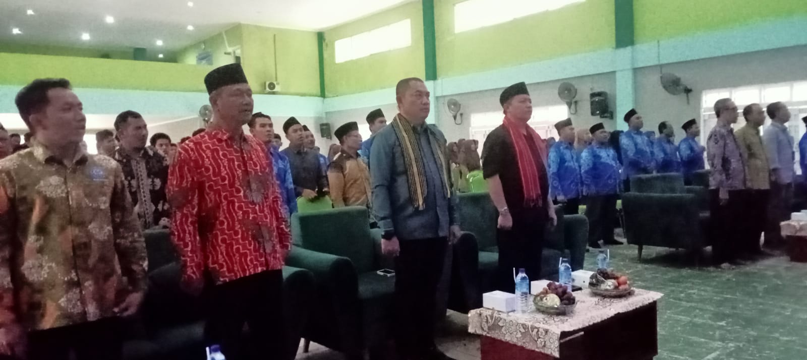 PEMBINAAN: Direktur KSKK Madrasah Kemenag Dr HM Sidik Sisdiyanto didampingi Kasubdit Kurikulum dan Evaluasi Madrasah H Abdul Basit engunjungi MAN IC Lotim, Sabtu (2/11).