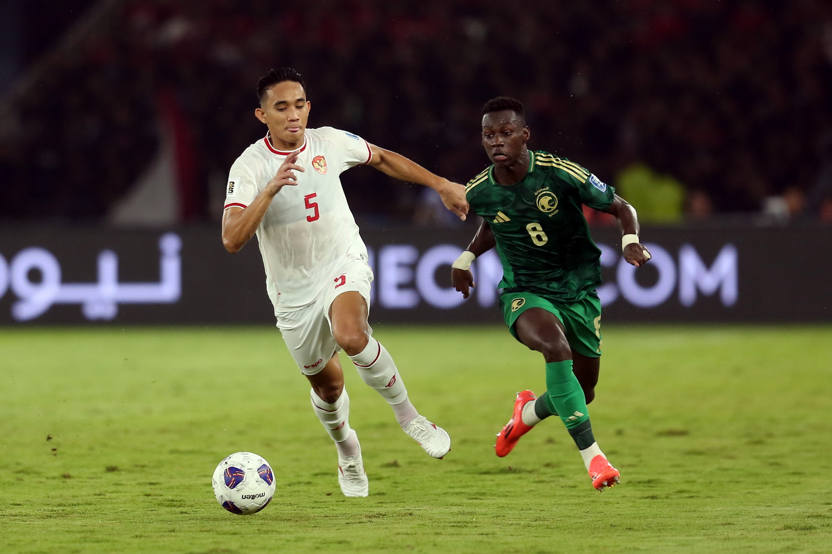 BEK ANDALAN: Rizky Ridho, bek Persebaya saat menunjukkan kemampuannya di lapangan, beberapa waktu lalu. Angger Bondan/Jawa Pos