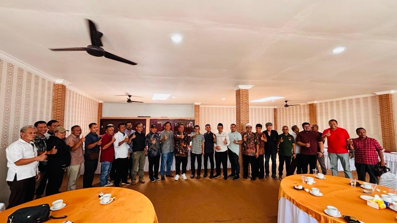 KONSOLIDASI: DPD APJATI NTB menggelar rapat koordinasi dan konsolidasi perdana di kediaman Ketua Umum H Edy Sopyan, Sabtu (30/11).