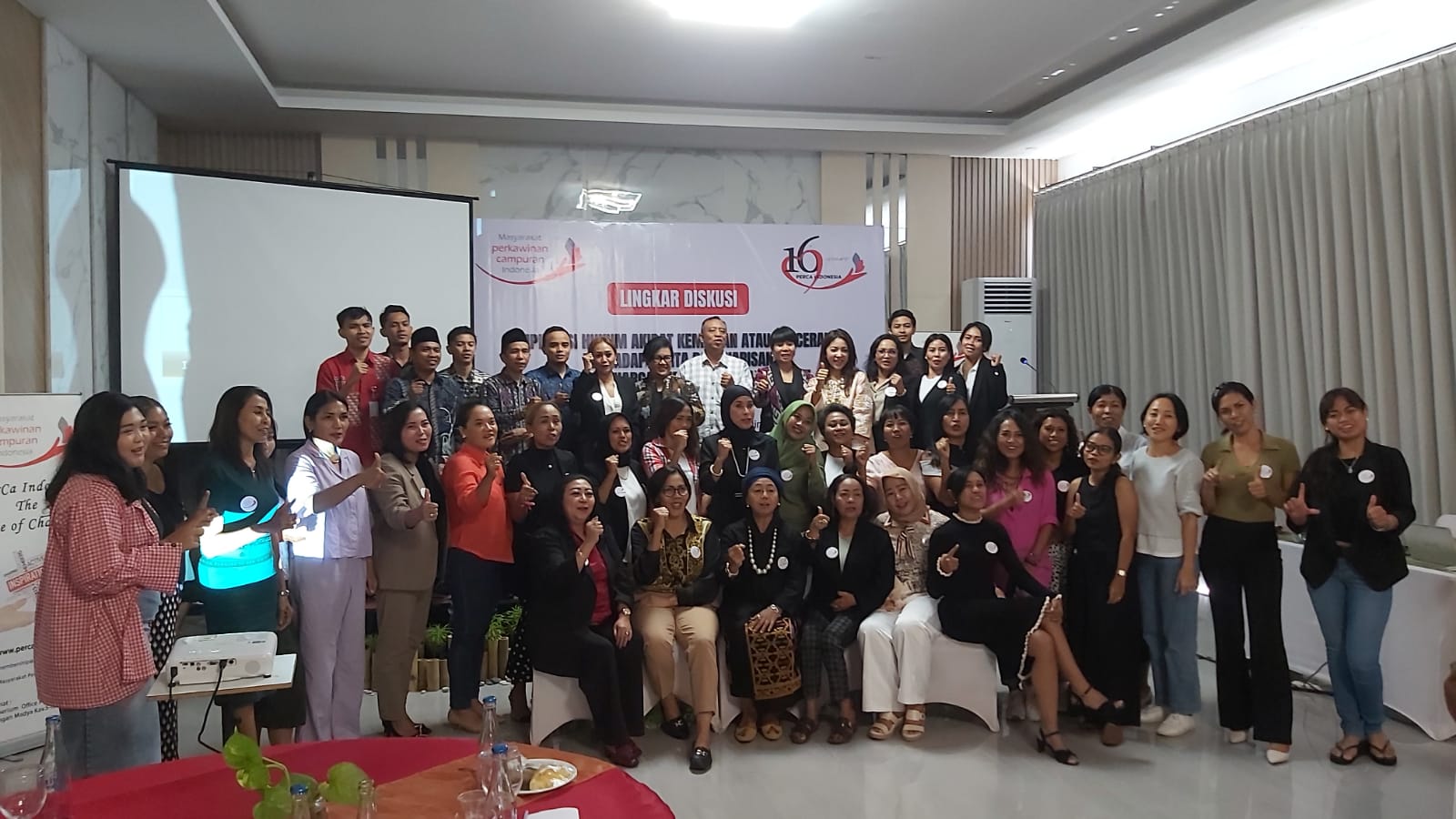 PerCa Indonesia Perwakilan Lombok menggelar Lingkar Diskusi harta dan warisan akibat kematian atau perceraian di Senggigi, beberapa hari lalu. PerCa Indonesia For Lombok Post