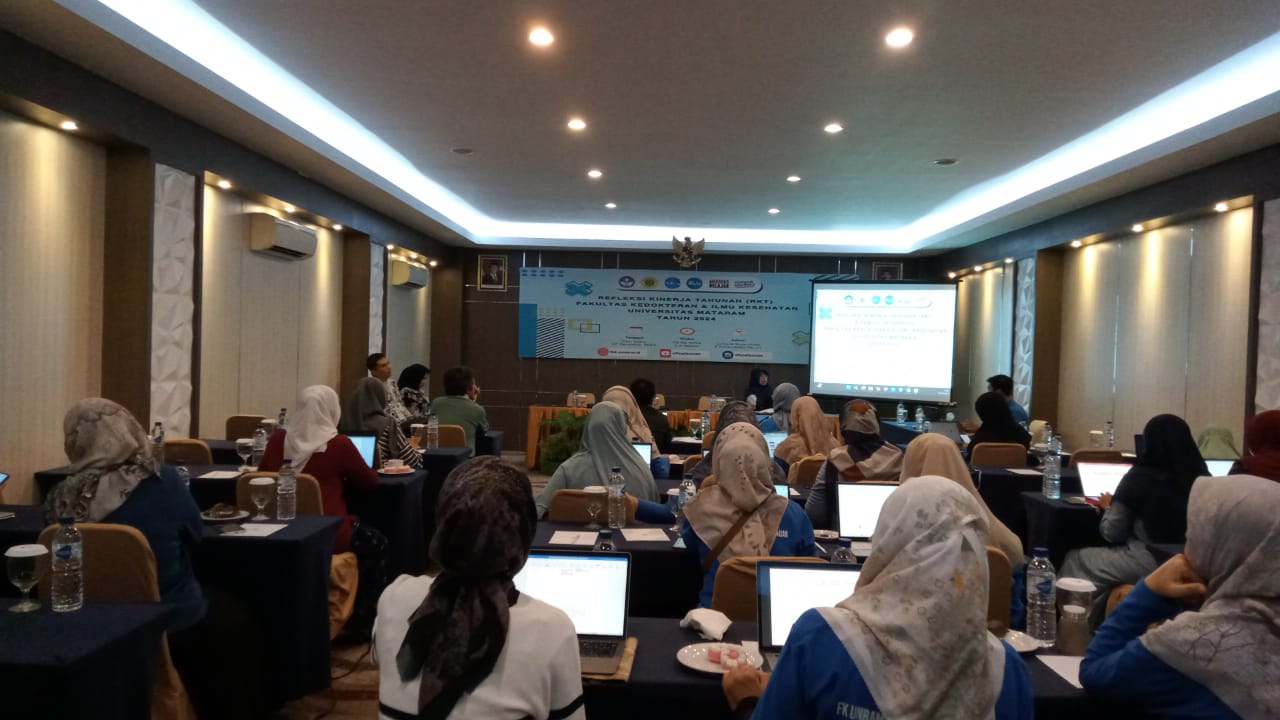 REFLEKSI KINERJA: Civitas akademika FKIK Unram melaksanakan refleksi kinerja tahunan di Hotel Lombok Raya, Sabtu (7/12) lalu.