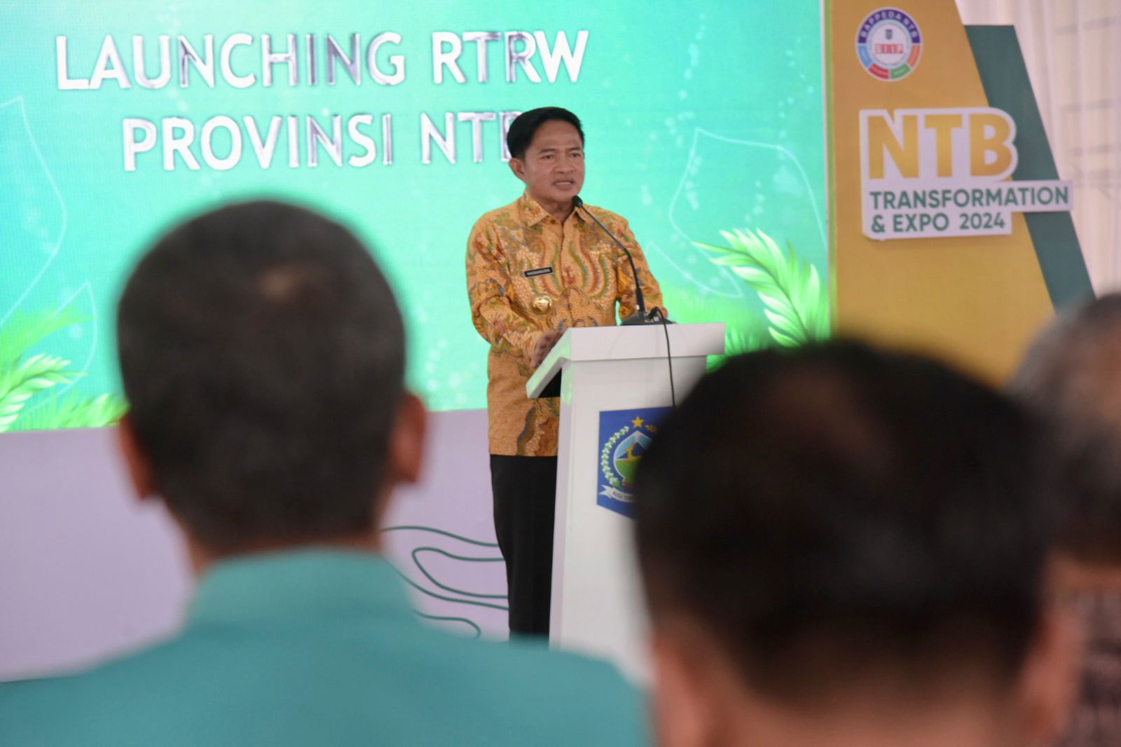 PELUNCURAN: Pj Gubernur NTB Hassanudin saat memberikan sambutan di peluncuran dokumen RTRW NTB 2024 &ndash; 2044 di kantor Bappada NTB, Sabtu (7/12).