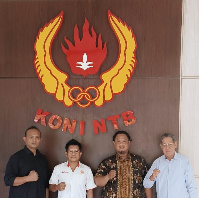 KONSOLIDASI: Perwakilan PB Parbesi bersama Wakil Ketua KONI NTB Agus Suharyan (dua dari kiri) usai pertemuan, beberapa waktu lalu.
