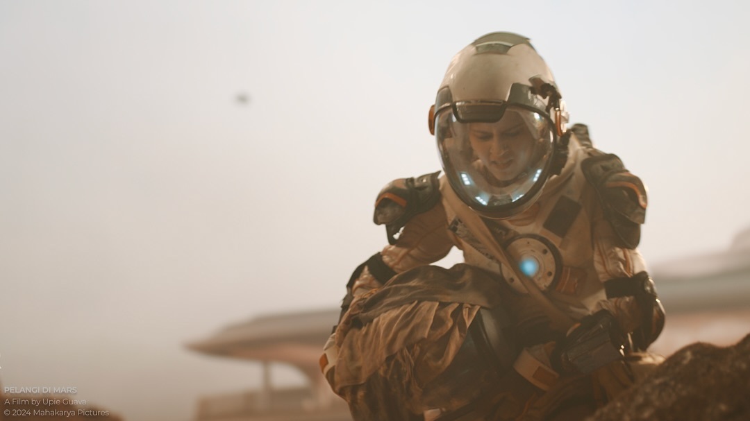 SCI-FI: Salah satu cuplikan gambar film Pelangi di Mars yang dirilis Kamis (26/12). Film garapan Upie Guava itu menggunakan teknologi XR dan unreal engine. (IG@MAHAKARYAPICTURES)