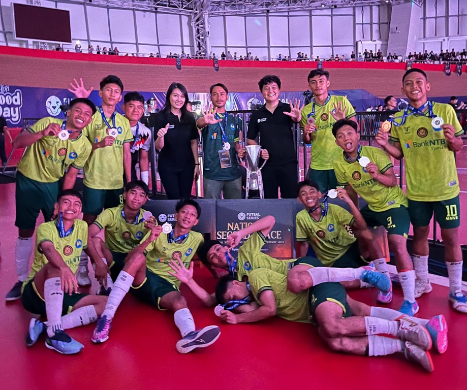 MEMBANGGAKAN: Tim futsal SMAN 5 Mataram menjadi runner-up pada ajang Grand National Championship Futsal Series 2024.
